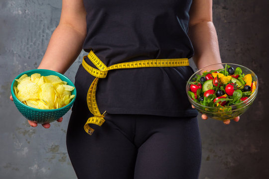 .Gewichtsreduzierung Diät Konzept (Zucker gegen Obst und Gemüse)