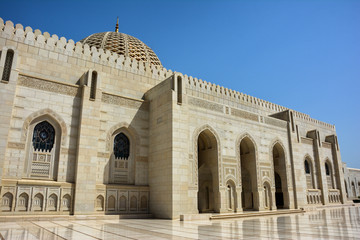 Fototapeta na wymiar La grande moschea Sultan Qaboos 2