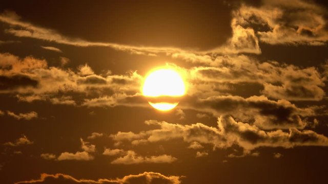 4K・夕焼雲と夕陽_3-1304