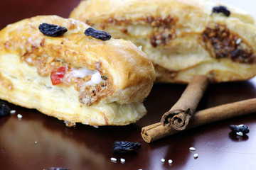 Puff pastry cinnamon raisin