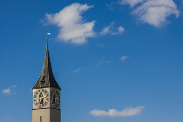 Historic Zurich center with famous St. Peter Church, Limmat river and Zürichsee, Switzerland. Historisches Zentrum von Zürich mit der berühmten St. Peterskirche, Limmat, Zürichsee, Schweiz.