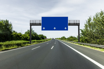 Autobahnschild - obrazy, fototapety, plakaty
