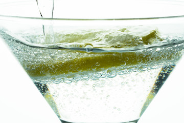 Maden suyuna düşen limon dilimi