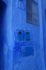 Maroc, Chefchaouen, quartier historique, village bleu, compteurs électriques - obrazy, fototapety, plakaty