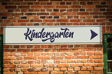 Fototapeta na wymiar Schild 318 - Kindergarten