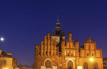 Obraz premium St Catherine Church in Gdansk at night