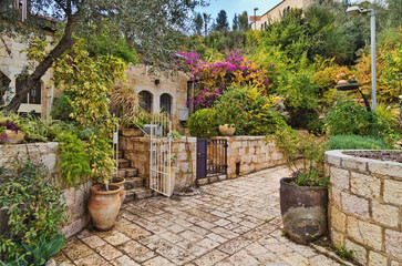 Fototapeta na wymiar old houses in Jerusalem