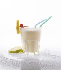 Batida served in a glass with straws