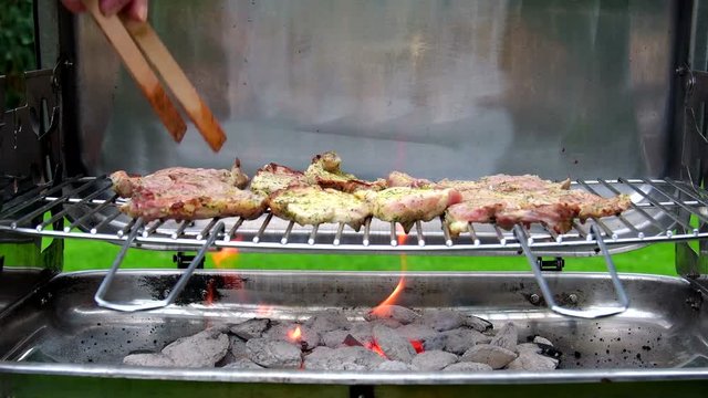 Barbecue, grillen auf dem Holzkohlegrill