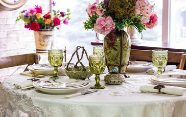 Beautiful table setting with floral decor