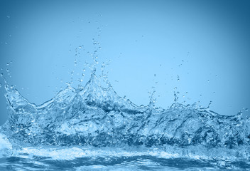 blauwe kleur water splash geïsoleerd op lege achtergrond, studio foto