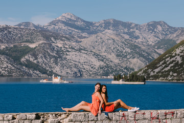 two girls travelling Europe