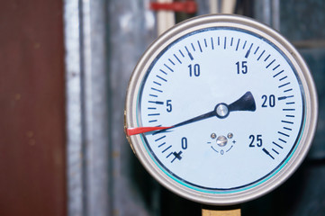 The pressure gauge indicates the pressure in the pipeline.