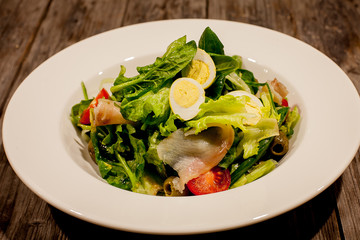 vegetable salad with fish