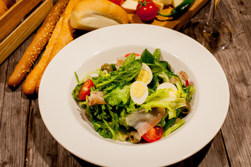 vegetable salad with fish