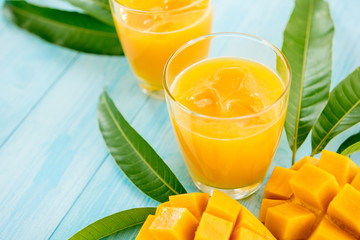 Refreshing cold mango juice drinks for summer