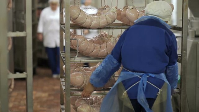 Production of milk sausage in the meat industry