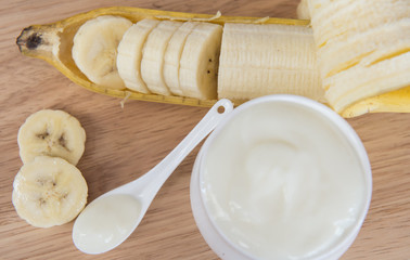 yogurt and Banana