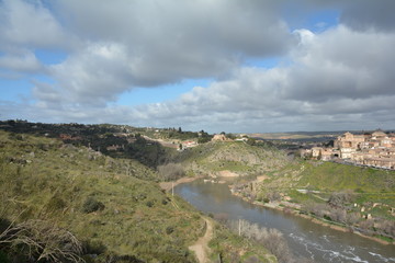 Mavi Yorgan Altında Toledo