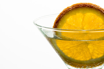 Maden suyuna düşen portakal dilimi