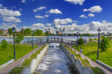 cascade of fountains, the bridge, and views of Top lake in Kaliningrad