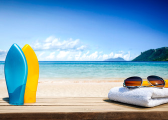 Obraz premium desk of free space and summer time 