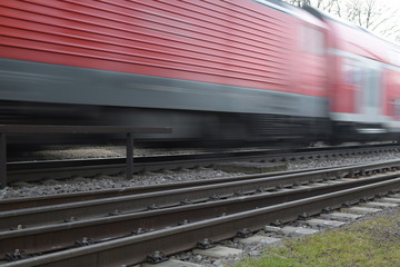 durchfahrender Personenzug