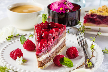 Sommerliche Kuchen mit frischen Beeren 