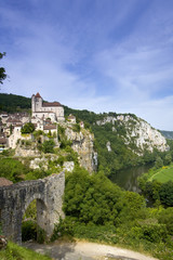 Fototapeta na wymiar St Cirq Lapopie, the historic clifftop village tourist attraction in the Lot Valley, Lot, France