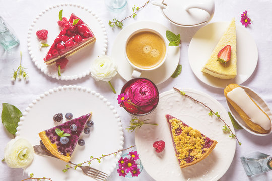 Sommerliche Kuchen mit frischen Beeren 