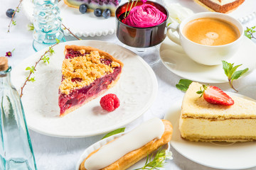 Sommerliche Kuchen mit frischen Beeren 