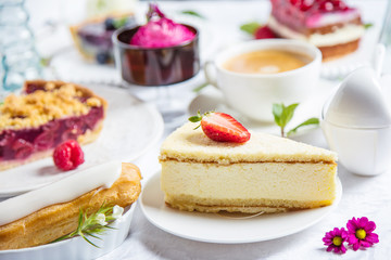 Sommerliche Kuchen mit frischen Beeren 