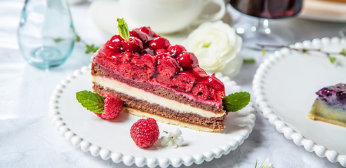 Sommerliche Kuchen mit frischen Beeren 