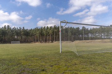 Auf dem Fußballfeld, Fussballplatz