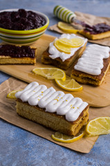 Sponge cake with jam