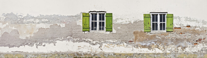 Alter verfallener Bauernhof