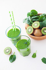 glass of green smoothie