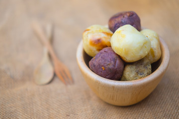 Toast sweet potato ball and taro ball