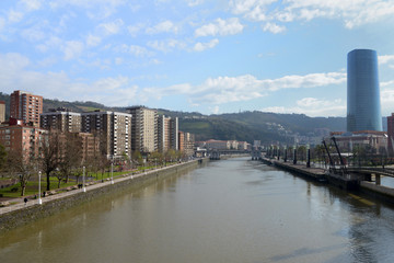 Fototapeta premium Rzeka Bilbao