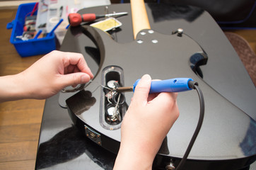 ギター　改造　修理　はんだ