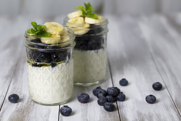 Yogurt with Blueberries & Banana