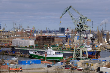 Gdańsk, Polska - stocznia, dok ze statkiem - obrazy, fototapety, plakaty
