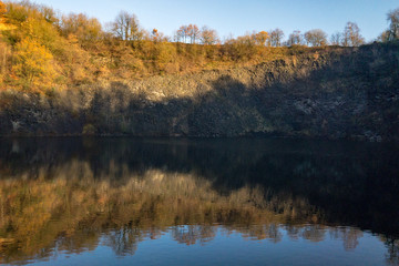 Ein Basaltkratersee in Hennef