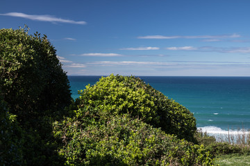 Obraz premium hiking on beautiful atlantic coastal footpath in bidart with ocean view in sunny blue sky, basque country, france