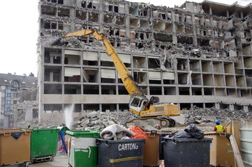 démolition d'un ancien hopital
