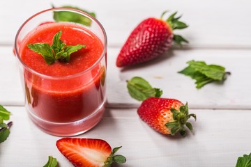 Strawberry Smoothie with Mint