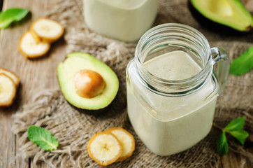 Avocado banana smoothies