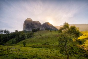 Amanhecer visto do mirante da Rota do Lagarto, em Pedra Azul