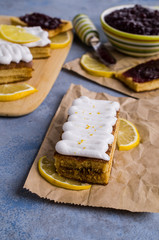 Sponge cake with jam