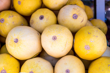yellow squash at market 